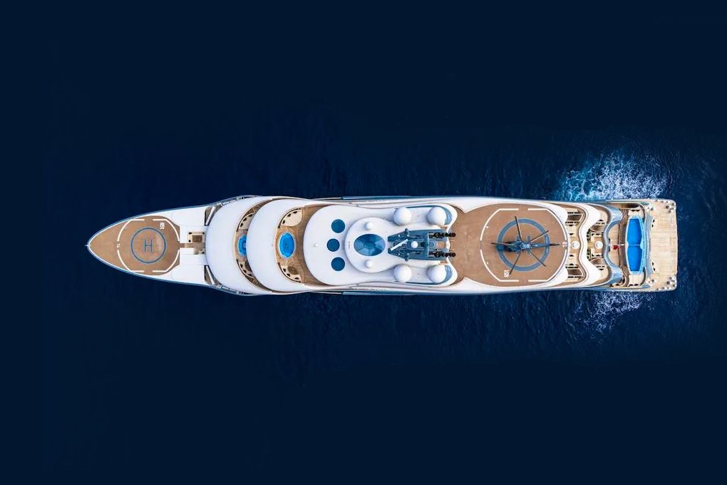 Luxury Yachts Charter