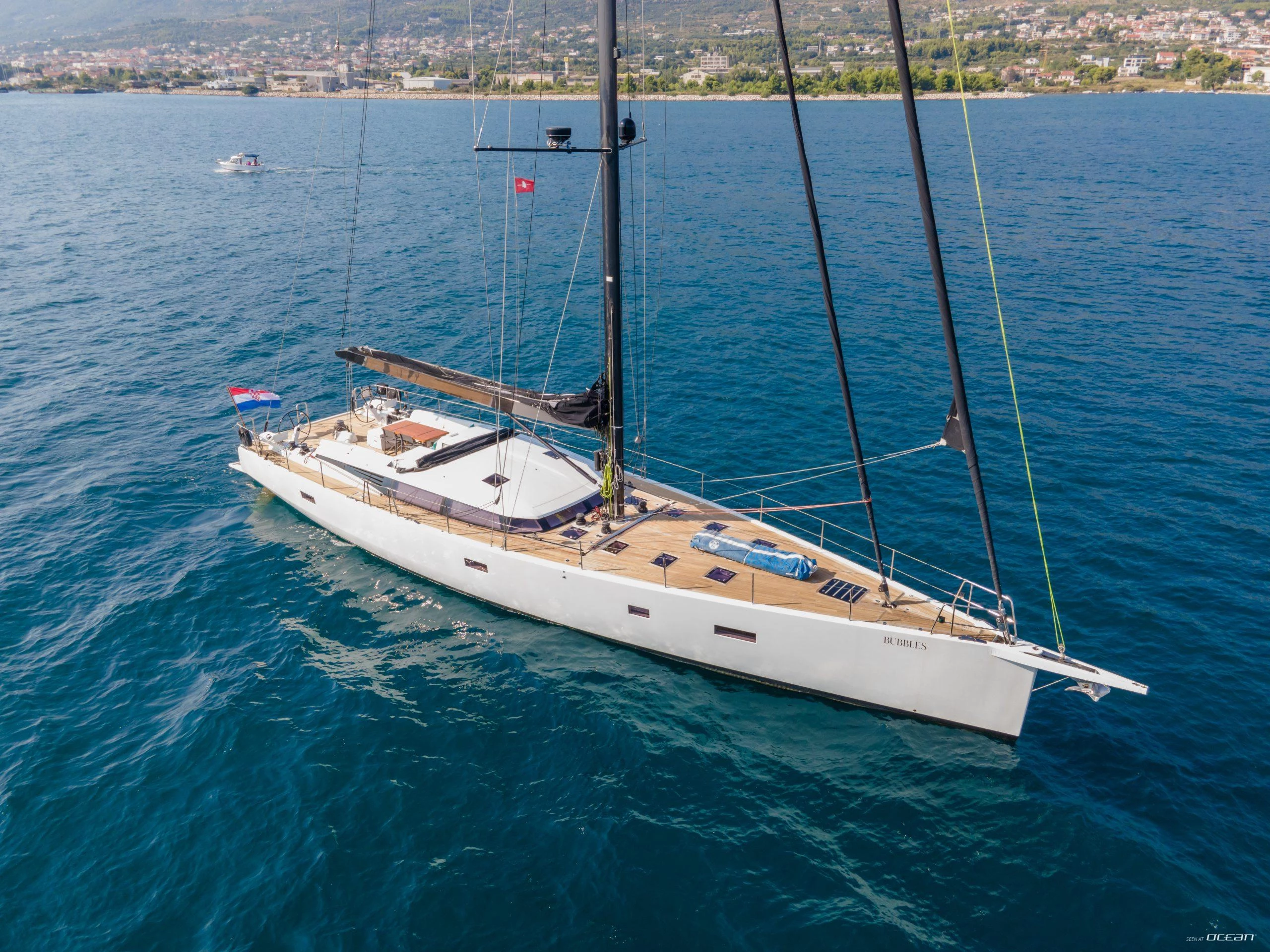 BUBBLES new CNB 76 | News | Luxury Yachts Charter