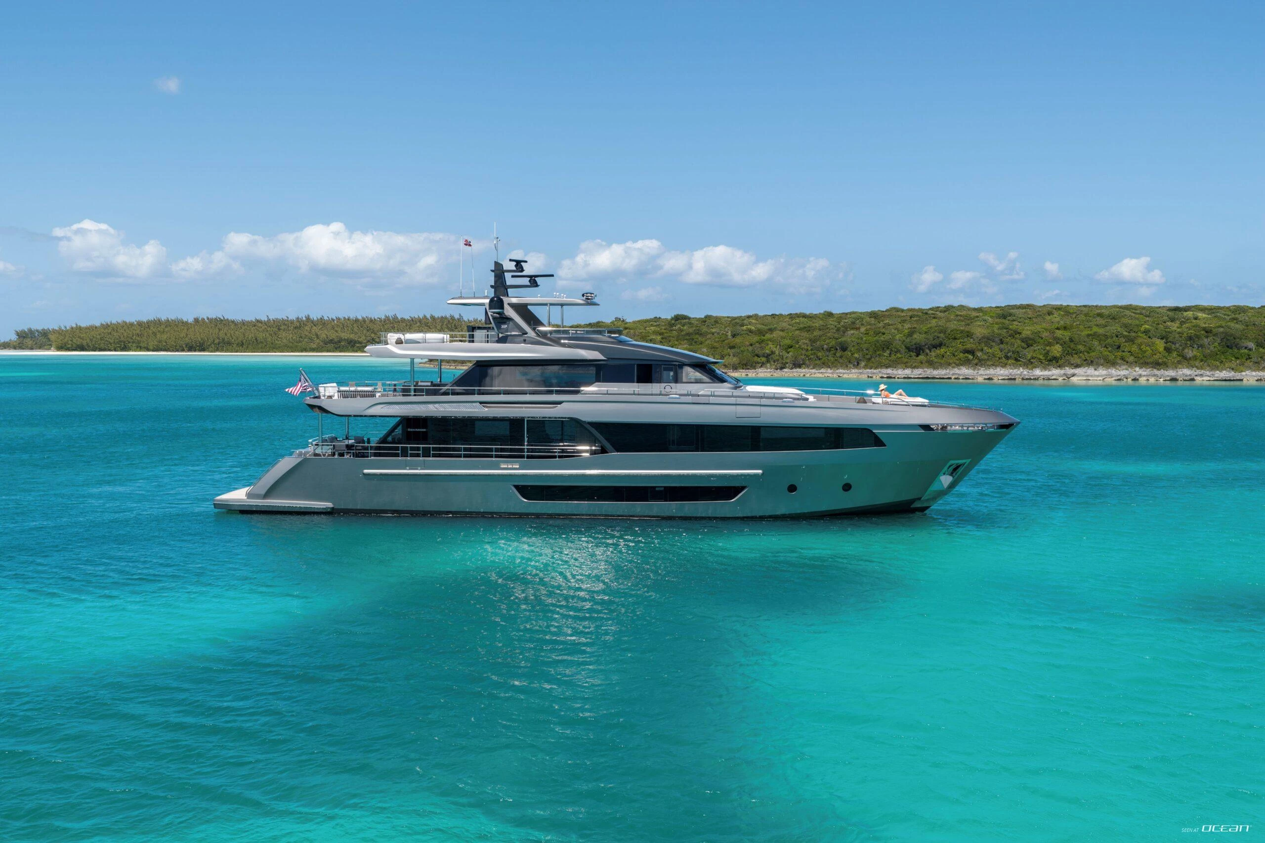 A SALT WEAPON | New Bahamas Luxury Motor Yacht for Charter | News | Luxury Yachts Charter