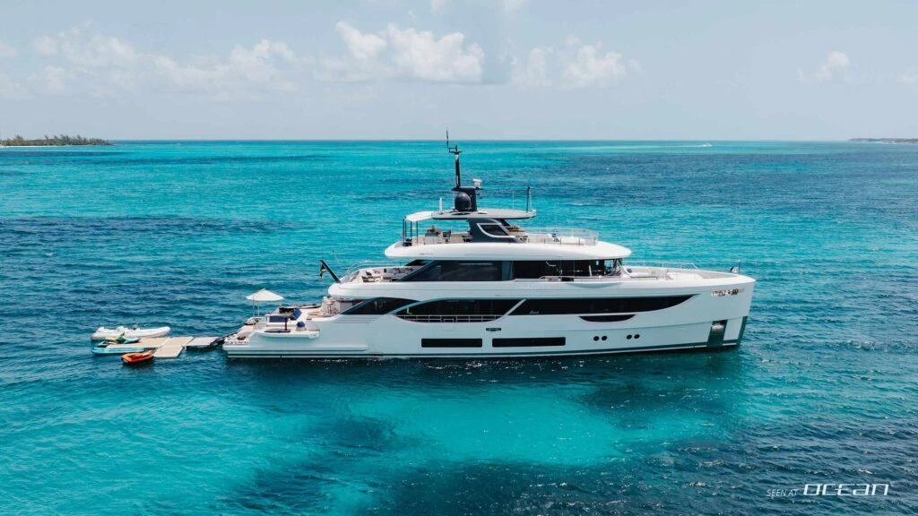 GRATEFUL new Benetti Oasis 34m - Bahamas Superyacht Charter | News | Luxury Yachts Charter