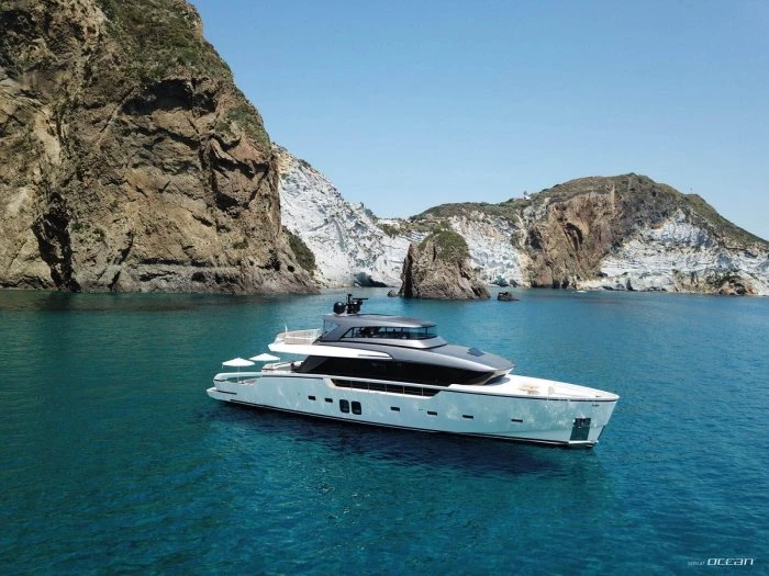 New Amalfi Coast Luxury Yacht Charter | SABBIA Sanlorenzo SX88 | News | Luxury Yachts Charter