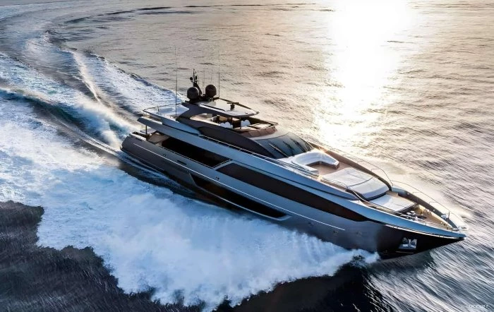 Italian Dolce Vita: BELLA DONNA Riva Yacht | News | Luxury Yachts Charter