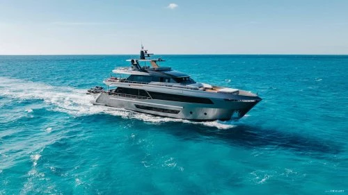 A SALT WEAPON <b>Ocean Alexander 35P</b>