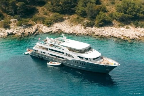 AGAPE ROSE <b>Custom 48m</b>