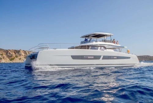 MAJESTY OF GREECE <b>Fountaine Pajot Power 67</b>