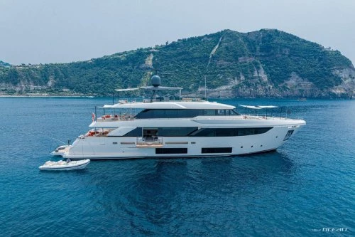 DIANA II <b>Custom Line Navetta 33</b>