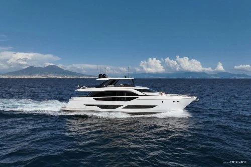 FAST <b>Ferretti Yachts 860</b>