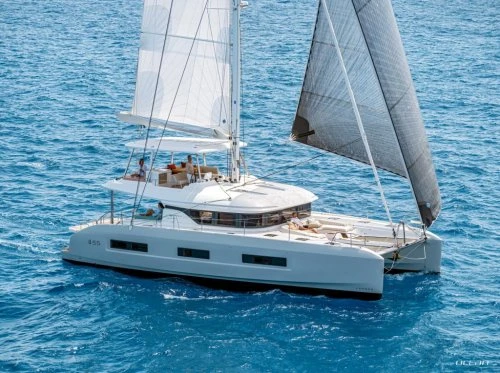 TRI WING <b>Lagoon 55</b>