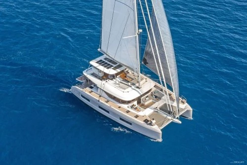 LADY M <b>Lagoon 60</b>